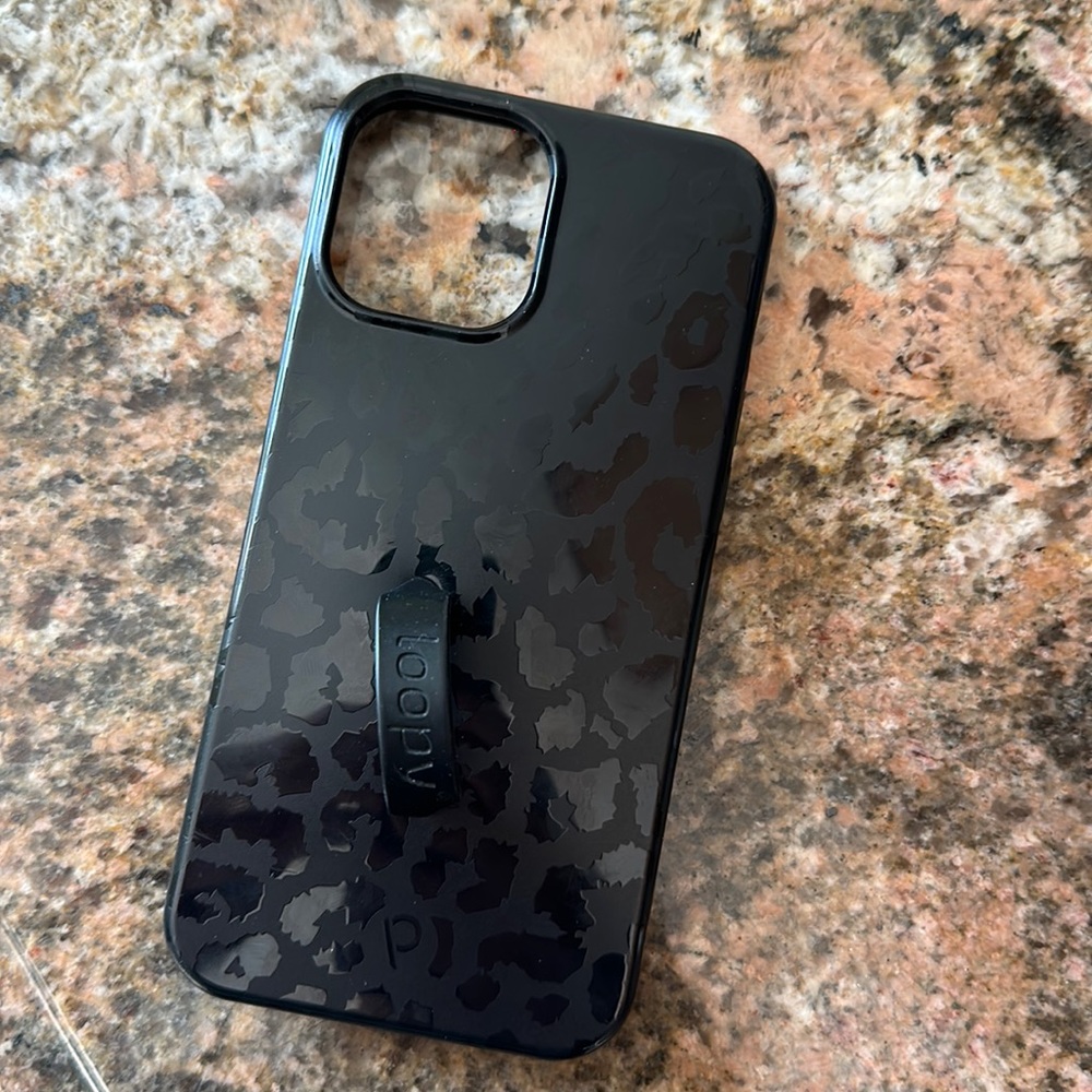 iPhone 12 Pro Max Loopy Case Black Cheetah